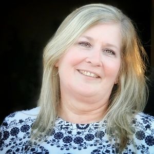 Meet your Posher, Adella